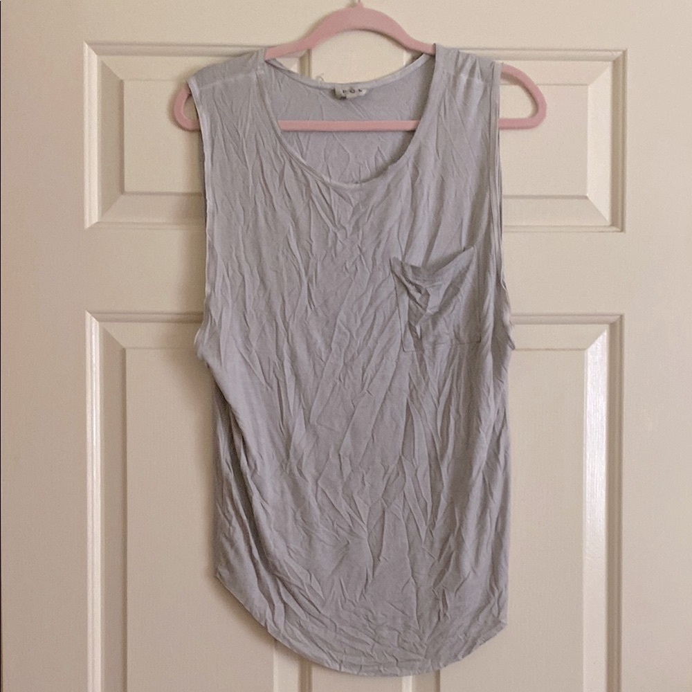NWOT POL Gray Sleeveless Muscle Tee Asymmetrical Hem, Size S
